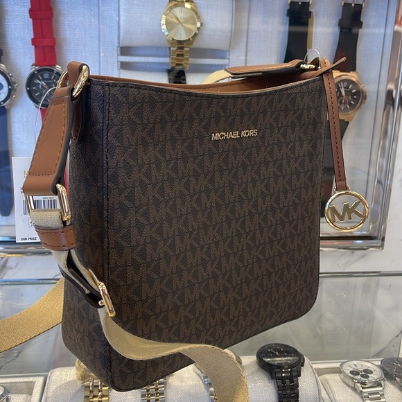 MICHAEL KORS
Jet Set Travel Small Signature Logo Messenger Bag
Brown 
NWT - Picture 2 of 16